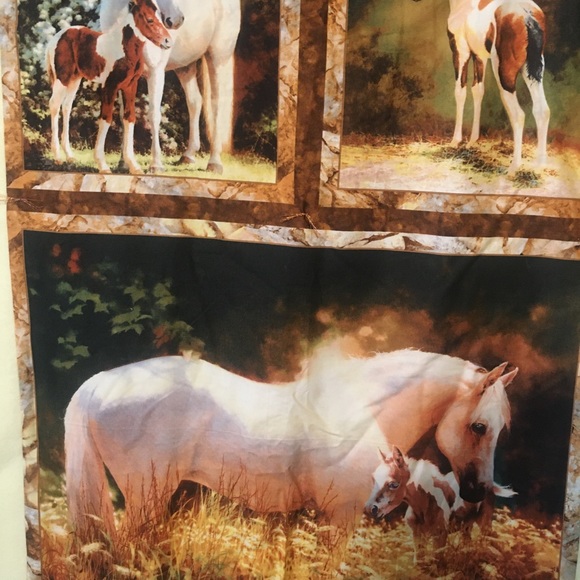 Horse Wall Tapestry/Throw 30x 48 Multipurpose - Picture 3 of 16